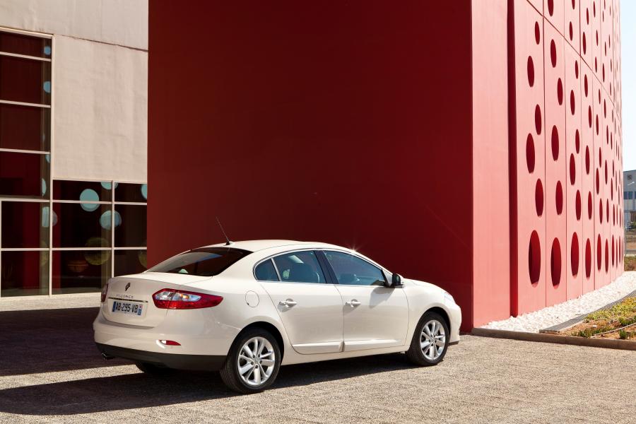  Renault Fluence 2012 года  (фото 5 из 9)